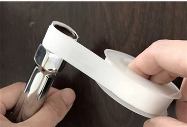 Jak używać taśmy wodno-kanalizacyjnej